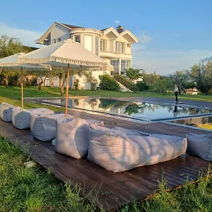 Villa Kamila شقة تيرانا